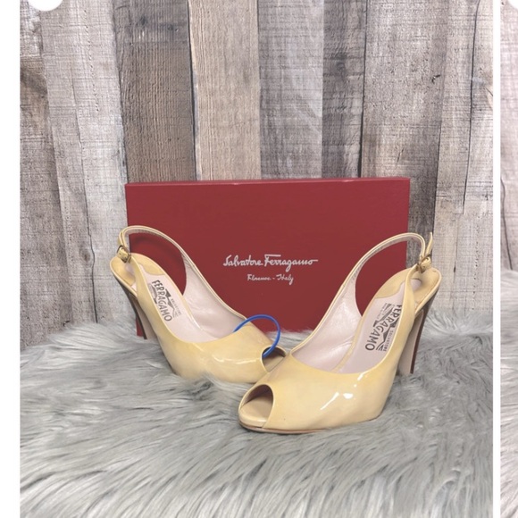 Salvatore Ferragamo beige Peep-Toe Heels $550 pump designer...